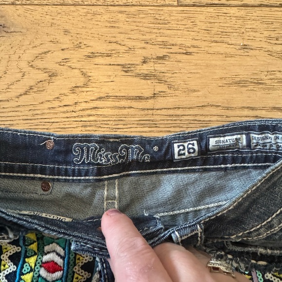 Miss‎ Me Embroidered Denim Shorts Sz 26 - Picture 7 of 10